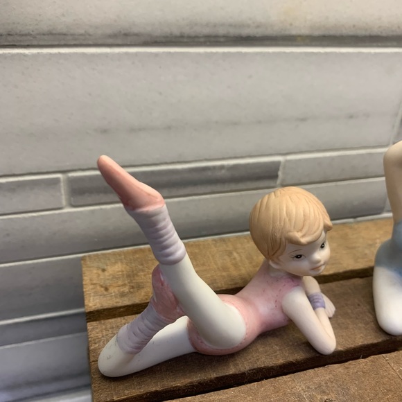 Set of Two Vintage Homco #1406 Ceramic Ballerina Figurines - Picture 4 of 6